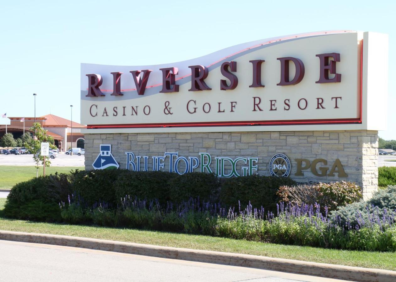 Riverside Casino & Golf Resort ภายนอก รูปภาพ